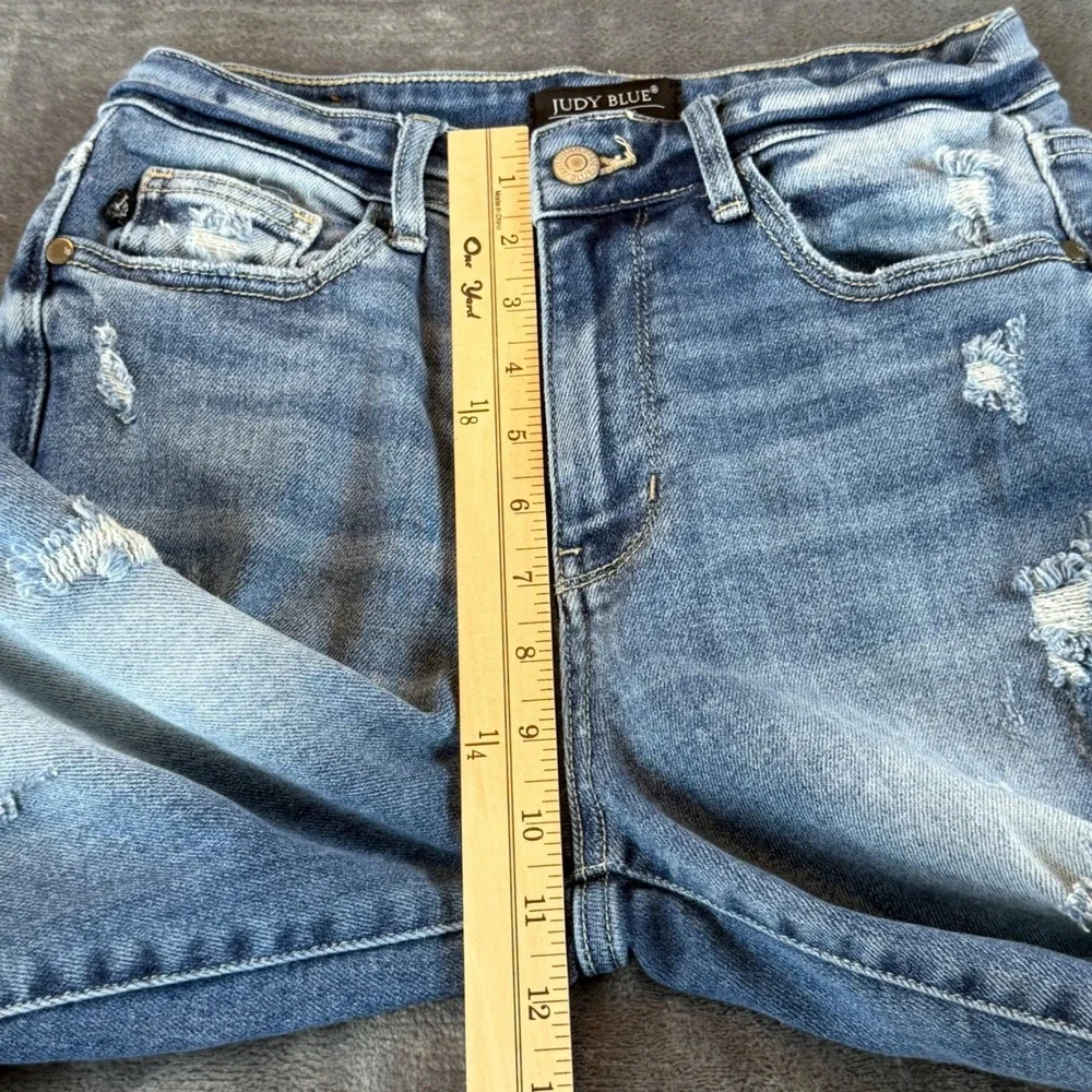 Judy Blue Women's‎ Jeans Straight Fit Distressed Raw Hem Medium Wash Size 1/25
